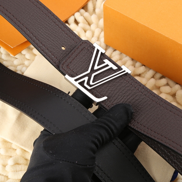 激安ルイヴィトンベルト背面デザイン